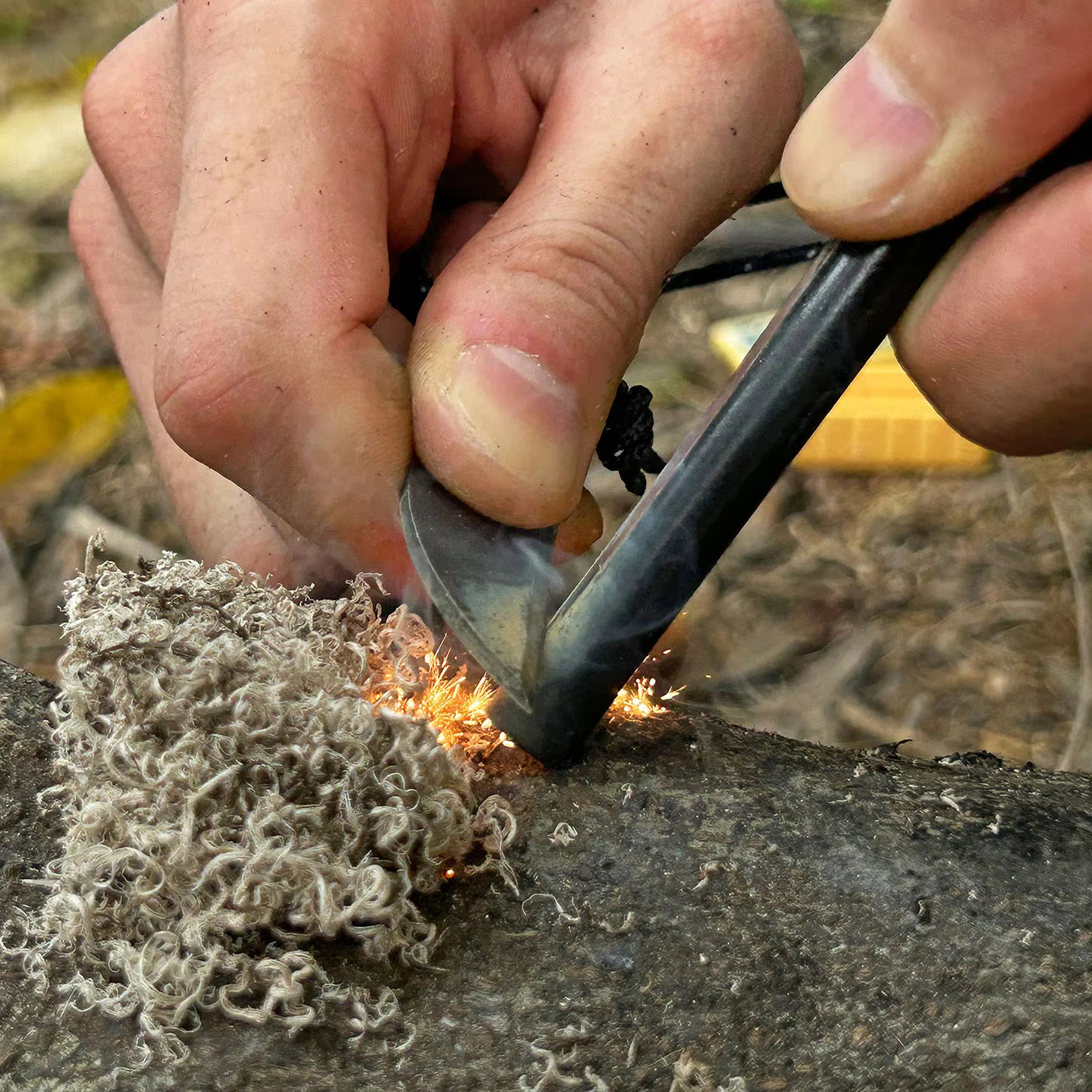 NEW Outdoor Camping Flint Set  - مراجعة Fire Piston Starter وسعره